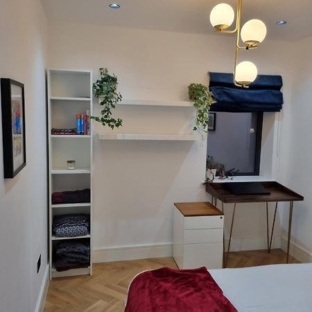 Bright Spacious Apartment In The Park London Eksteriør bilde