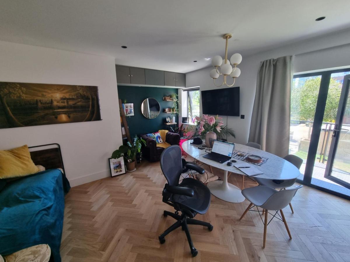 Bright Spacious Apartment In The Park London Eksteriør bilde