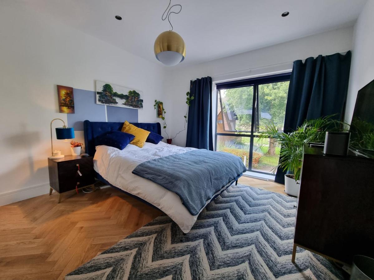 Bright Spacious Apartment In The Park London Eksteriør bilde