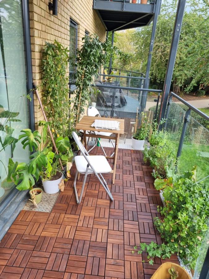 Bright Spacious Apartment In The Park London Eksteriør bilde