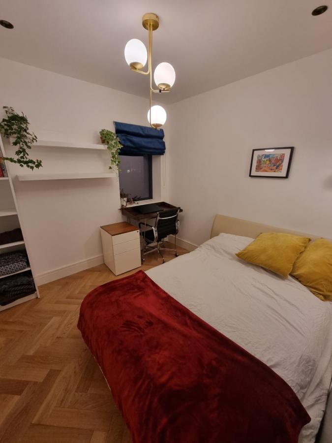 Bright Spacious Apartment In The Park London Eksteriør bilde